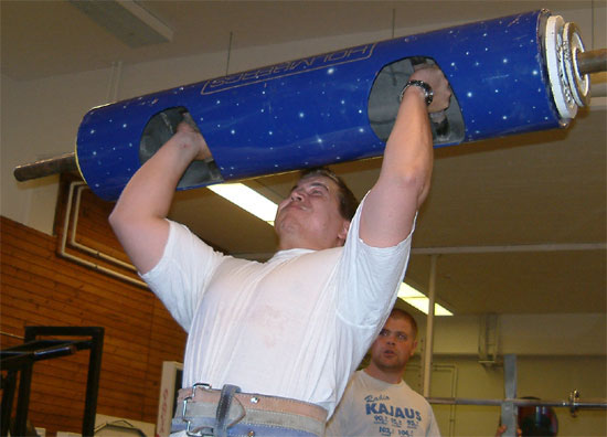 grentraning_tobias_lyfter_stocken