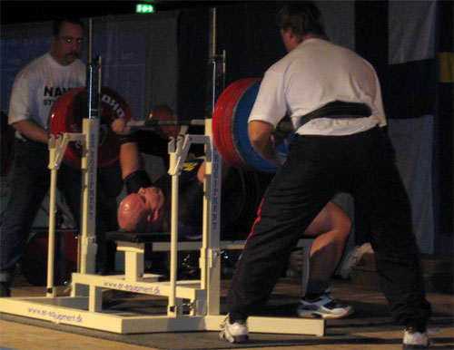 02-05_nassjo_bank_kenta_323kg