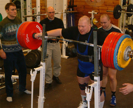 knaboj_ove_laddar_infor_350kg_bojen