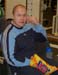 john_med_handen_i_pasen