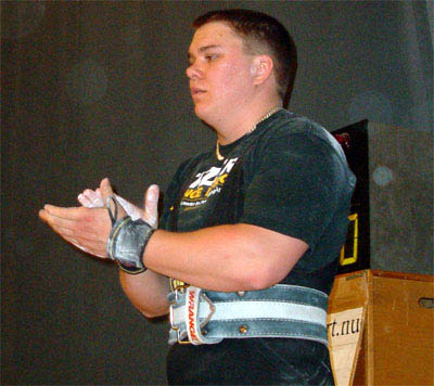 jon_forsokte_pa_275kg_i_boj