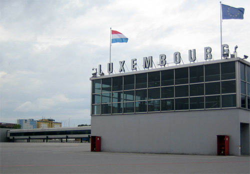 flygplatsen_med_hotellet_i_bakgrunden